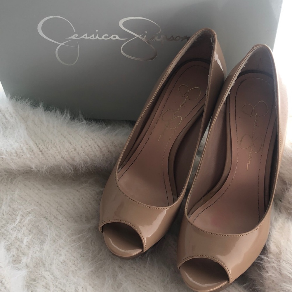 Jessica Simpson patent leather Heels